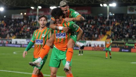 Alanyaspor, Sami Uğurlu ile meskeninde farklı!