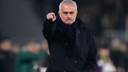 Jose Mourinho’dan Beşiktaş derbisi için açıklama!