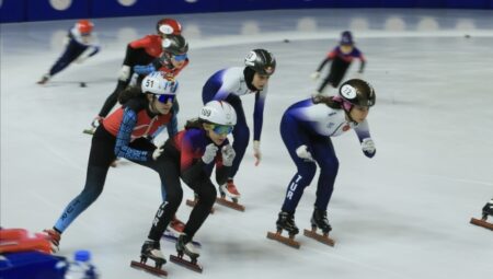 Ulusal buz patenciler, olimpiyat kotası için piste çıkacak